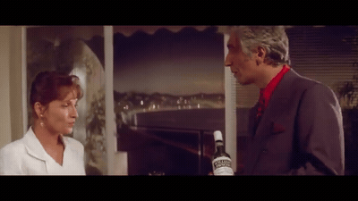 Vous voulez un whisky ? - Non, juste un doigt. - Vous voulez pas un whisky d'abord ?